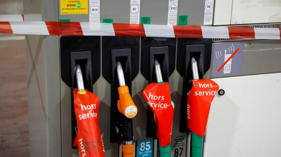 Carburants: la gravité de la pénurie sous-estimée par le gouvernement, selon des analyses de médias