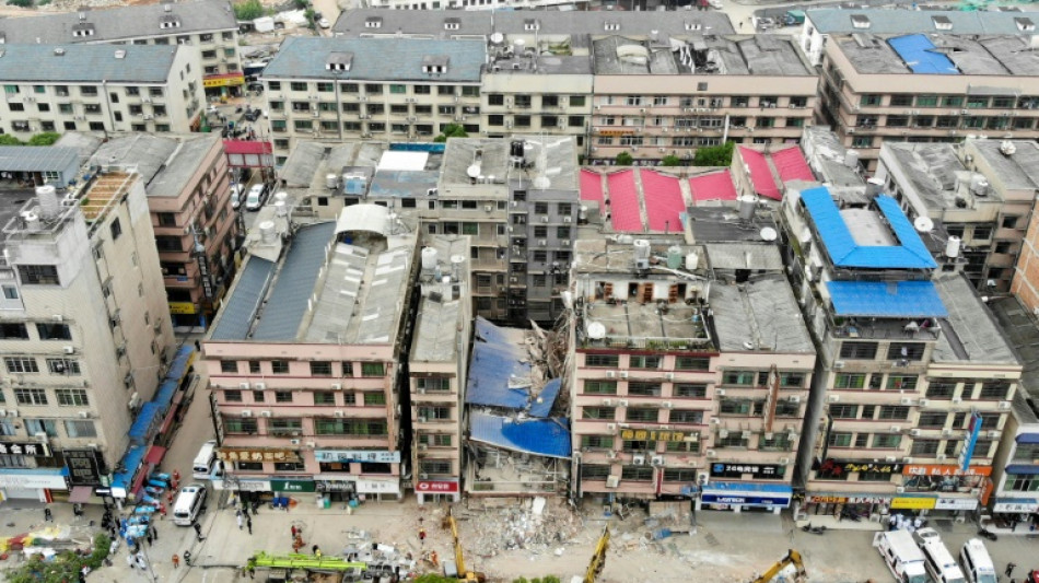 Un superviviente hallado tres días después del derrumbe de un inmueble en China
