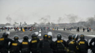 Dos manifestantes muertos en protestas en Perú, pese a anuncio de elecciones anticipadas