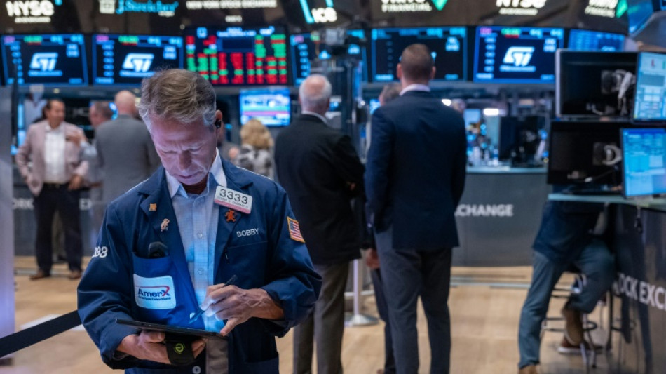 La Bourse de New York ouvre en baisse, inflation et conjoncture continuent d'inquiéter