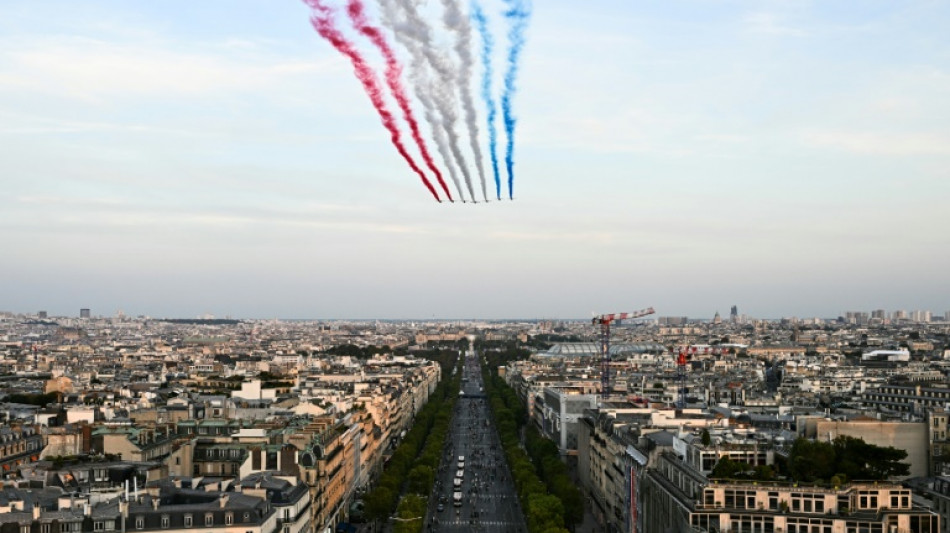 Parade et concert géant: les JO de Paris s'offrent une "after" sur les Champs-Elysées 