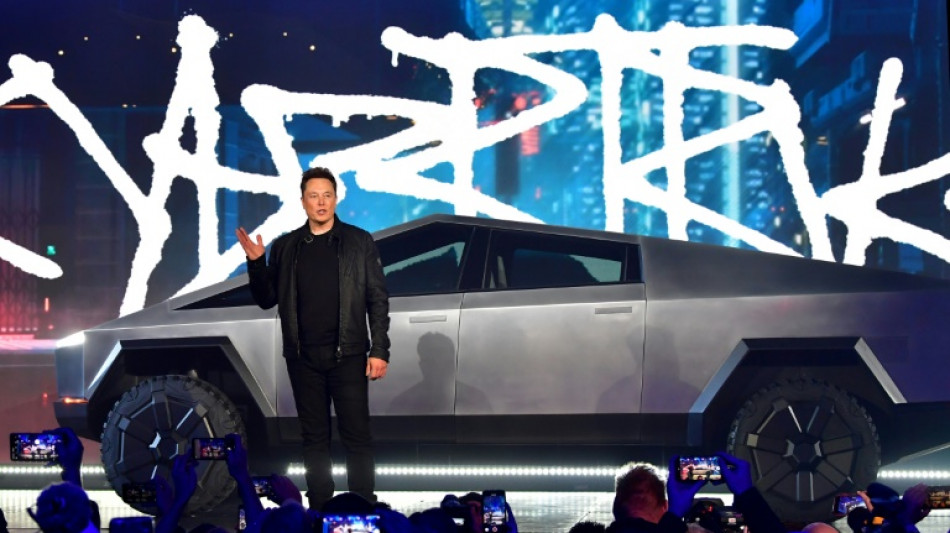 Le premier pickup électrique Cybertruck de Tesla est sorti d'usine