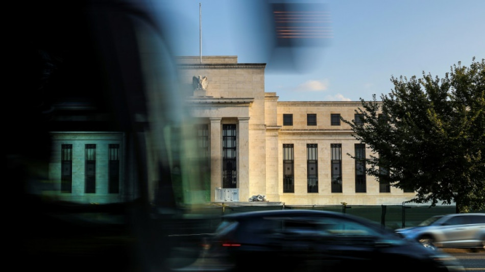 Fed es favorable a desacelerar "pronto" las alzas de las tasas de EEUU