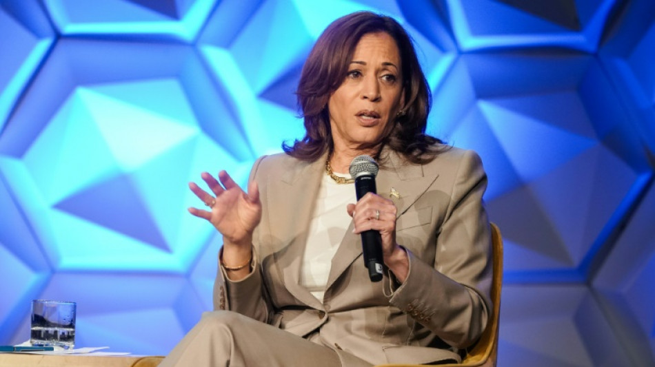 Kamala Harris exercita equilibrismo político enquanto Biden segue cambaleante