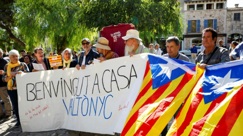 Rapero Valtònyc regresa a España tras huir a Bélgica hace cinco años por condena