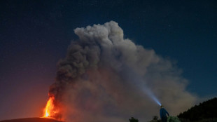 El principal aeropuerto de Sicilia cierra por la erupción del Etna