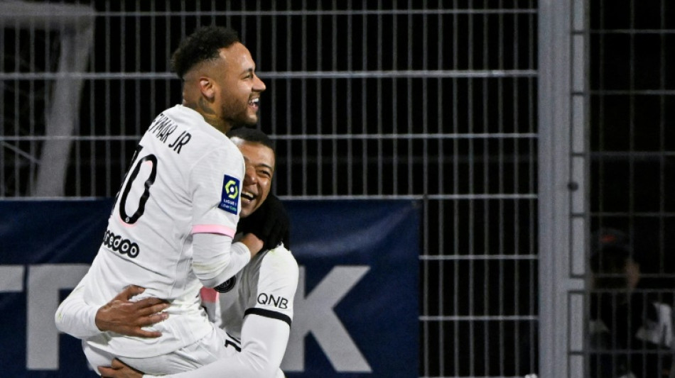 L1: Double triples de Neymar et Mbappé, le Paris SG tranquille à Clermont