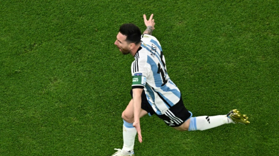 Messi levanta a Argentina y deja en situación crítica a México