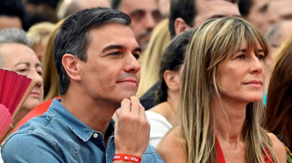 Pedro Sánchez, fragilizado por una investigación judicial a su mujer