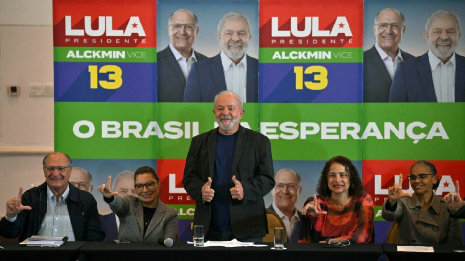 Lula y Bolsonaro, a la caza del voto que decida el poder en Brasil