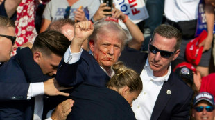 La bala que rozó a Trump dejó una herida de 2 cm en su oreja, dice un exmédico de la Casa Blanca