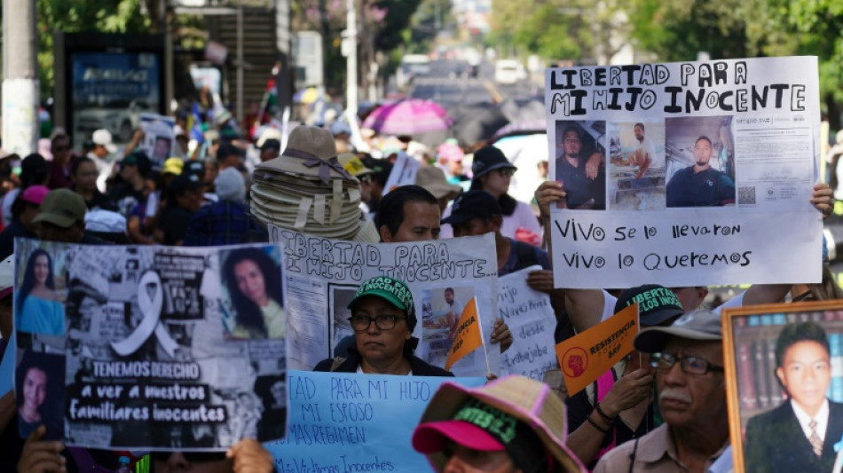 Salvadoreños claman libertad de presos "injustamente" en la guerra antipandillas