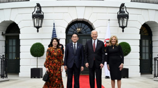 Biden recibe al primer ministro japonés para fortalecer los lazos frente a China