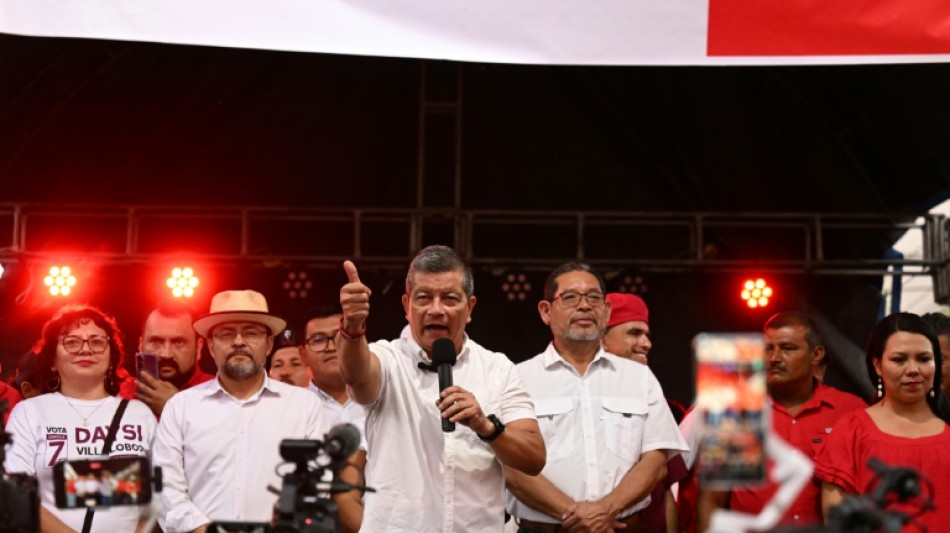 Los candidatos opositores salvadoreños cierran la campaña a una semana de las elecciones presidenciales