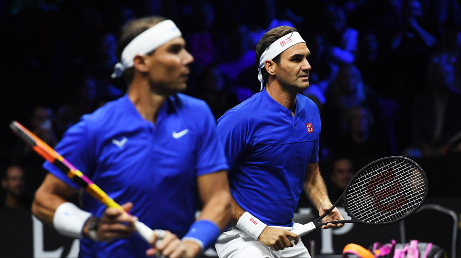 Federer omaggia Nadal "amico, sei l'orgoglio del tennis"