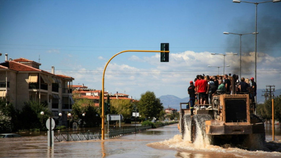 Primer ministro griego promete más recursos tras recientes incendios e inundaciones