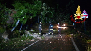 Maltempo: frana sulla strada, chiusa statale in Liguria