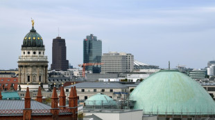 Frau Kette geraubt und von Auto mitgerissen - Berliner Polizei fasst Verdächtigen