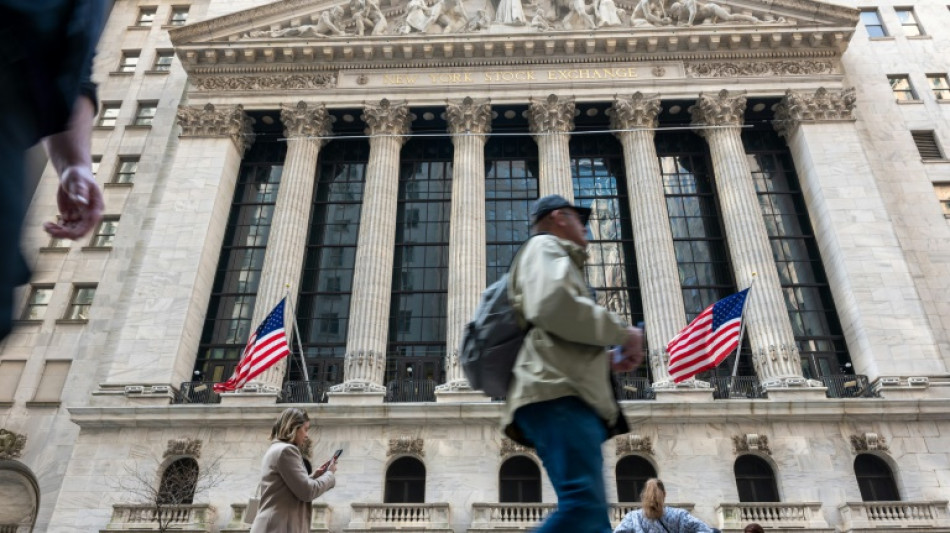 Wall Street termine en ordre dispersé, moins inquiète de l'inflation