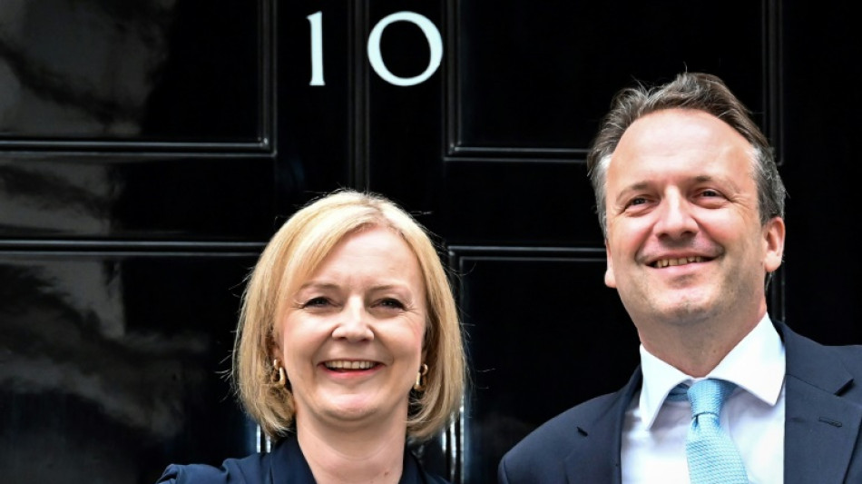 Un mari discret et deux ados: Liz Truss s'installe en famille à Downing Street