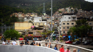 Llegar a fin de mes, lo que cuenta para los votantes de una favela en Rio