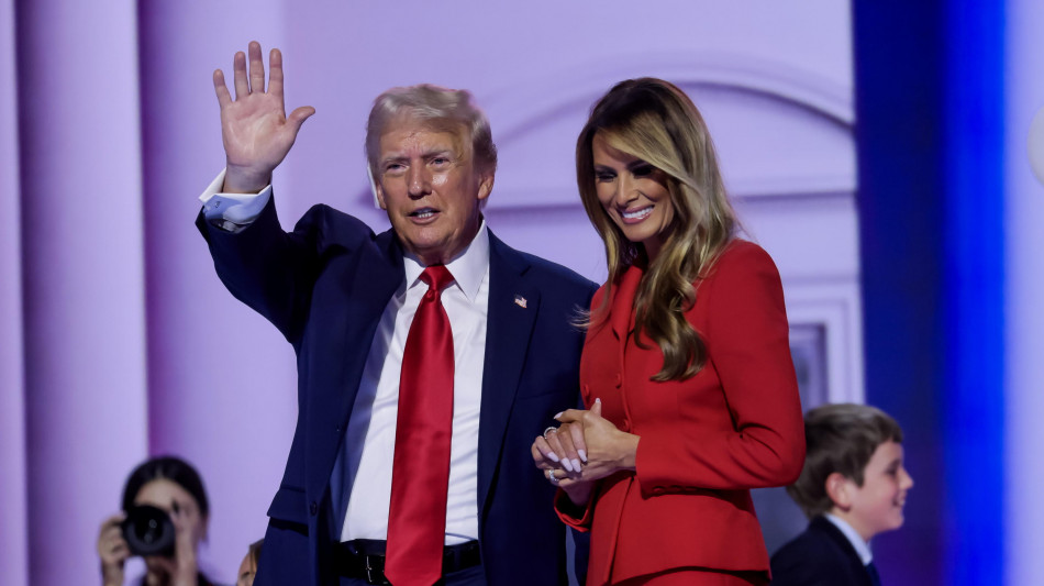 Melania Trump promuove il suo libro, rilascia intervista a Fox