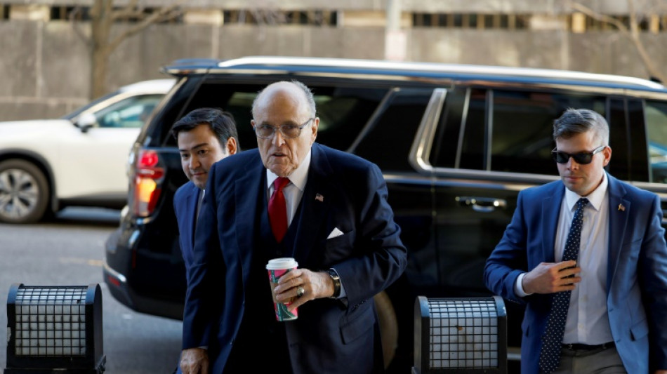 Giuliani, exabogado de Trump, condenado a pagar 148 millones por difamar a agentes electorales