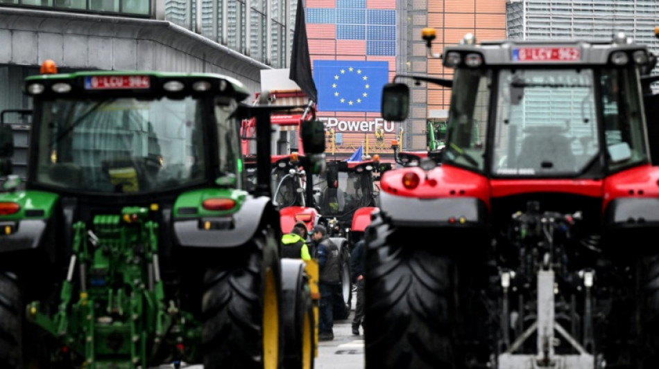 Tracteurs en force à Bruxelles, les 27 prêts à réviser la PAC