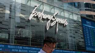 Borsa: Hong Kong negativa, apre a -0,15%