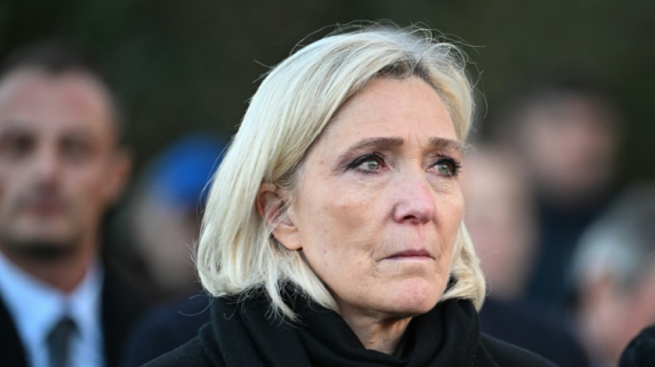 Marine Le Pen dice que "nunca" se perdonará haber excluido a su padre de su partido de ultraderecha