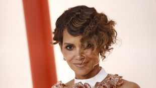 Halle Berry al Congresso Usa, basta vergognarsi della menopausa