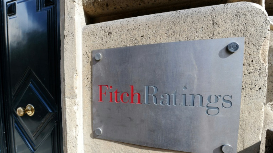 Fitch rebaja la calificación de Panamá a BB+ por "gran déficit fiscal"