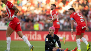 El Atlético de Madrid tropieza en Almería, el Espanyol sale del descenso