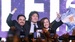 Peso argentino se devalúa tras voto opositor mayoritario en elecciones primarias