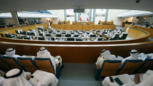 Kuwait, reconocido por su tolerancia, quiere controlar más a los medios