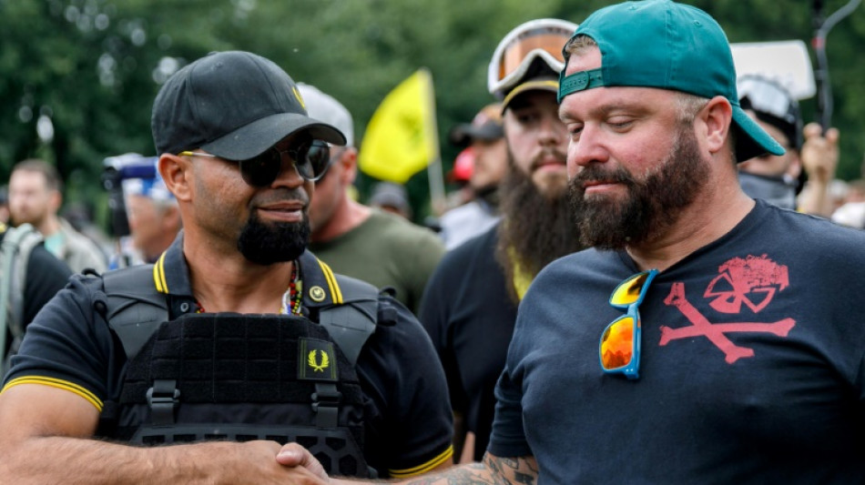 Líderes do Proud Boys são condenados a 17 e 15 anos por invasão ao Capitólio nos EUA