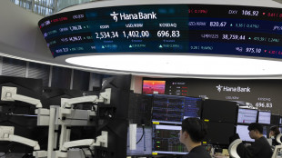 Borsa: l'Asia chiude contrastata, si guarda all'economia cinese