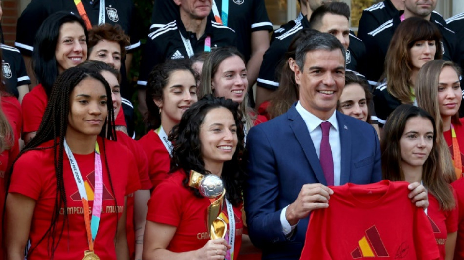 Kuss-Attacke: Spaniens Ministerpräsident lobt Streik des Frauen-Nationalteams 