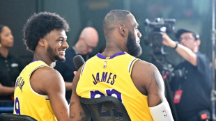 LeBron James diz que treinar com seu filho Bronny "é pura alegria"