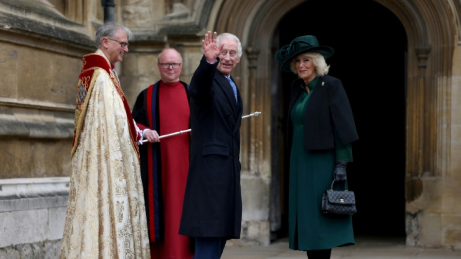 El rey Carlos III asiste a las ceremonias de Pascua