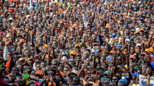 Mítines masivos al son de vuvuzelas en cierres de campañas presidenciales en Kenia