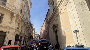 Cade ascensore in palazzo in centro a Roma, un morto