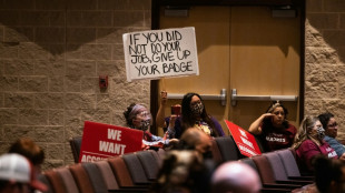 Suspenden a fuerza policial por su actuación durante tiroteo en escuela de Texas