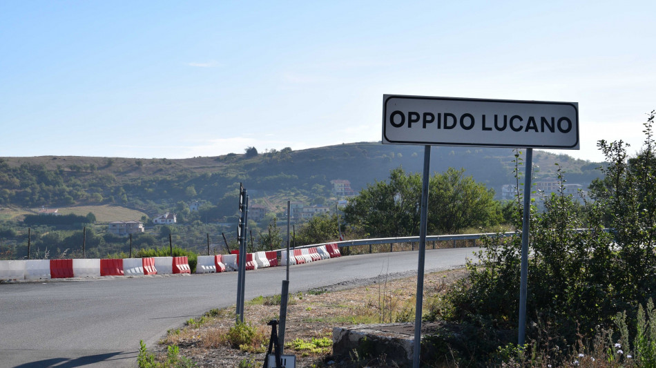 Cade da impalcatura nel cantiere di una chiesa,morto operaio