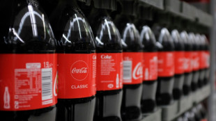 Des traces de microplastiques dans le Coca-Cola et le Schweppes en bouteille, selon une association française