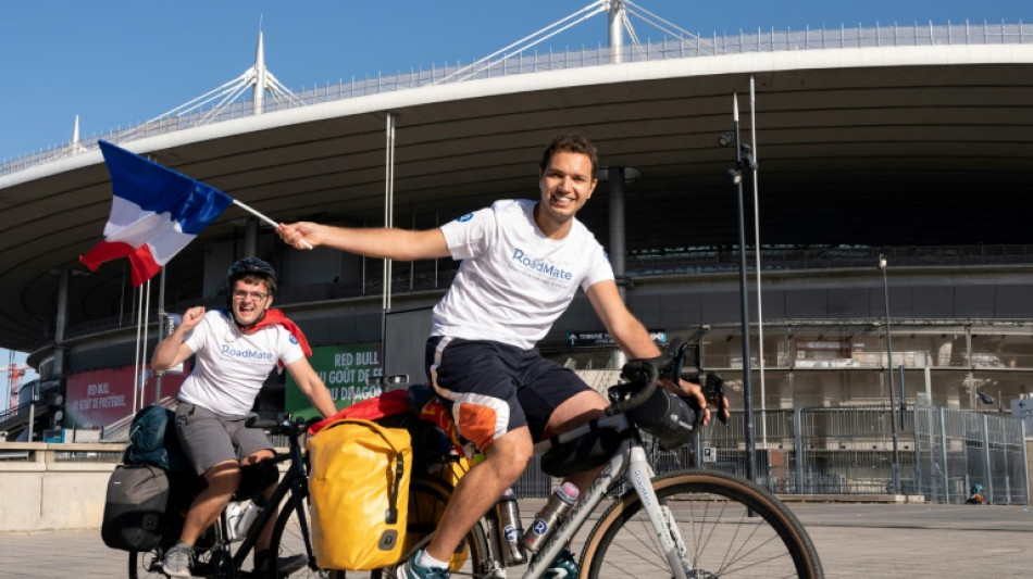 Mondial-2022: Paris-Doha à vélo, le défi fou de deux fans des Bleus