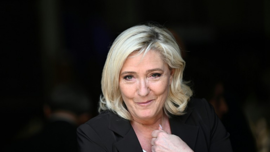 Le Pens Partei strebt bei Parlamentswahl in Frankreich Fraktionsstärke an