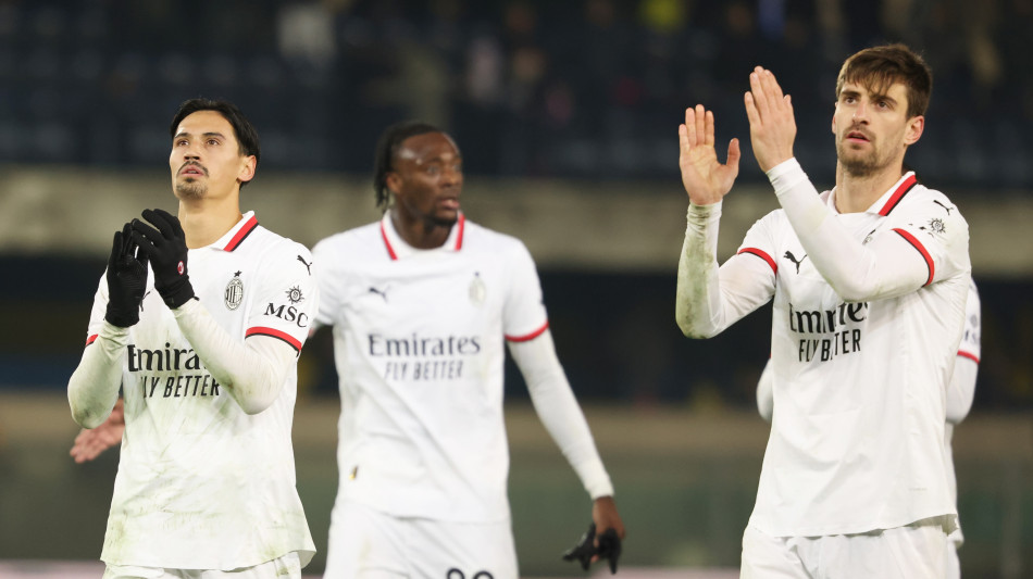 Il Milan soffre ma vince, a Verona decide Reijnders