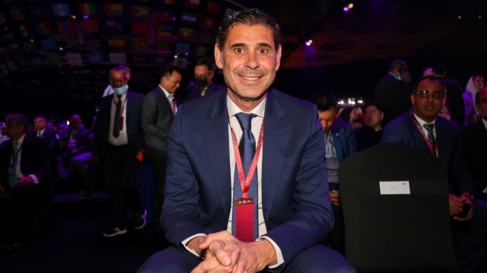 Fernando Hierro es el nuevo director deportivo de las 'Chivas' del fútbol mexicano