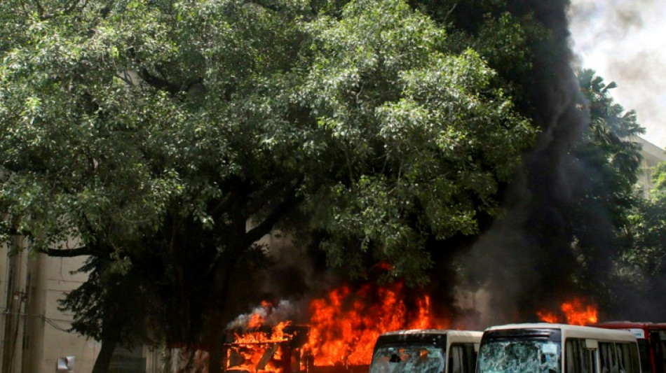 Ao menos 55 mortos em protestos contra o governo em Bangladesh